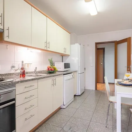 Cozy Sunny Flat W/ Terrace - Sao Joao